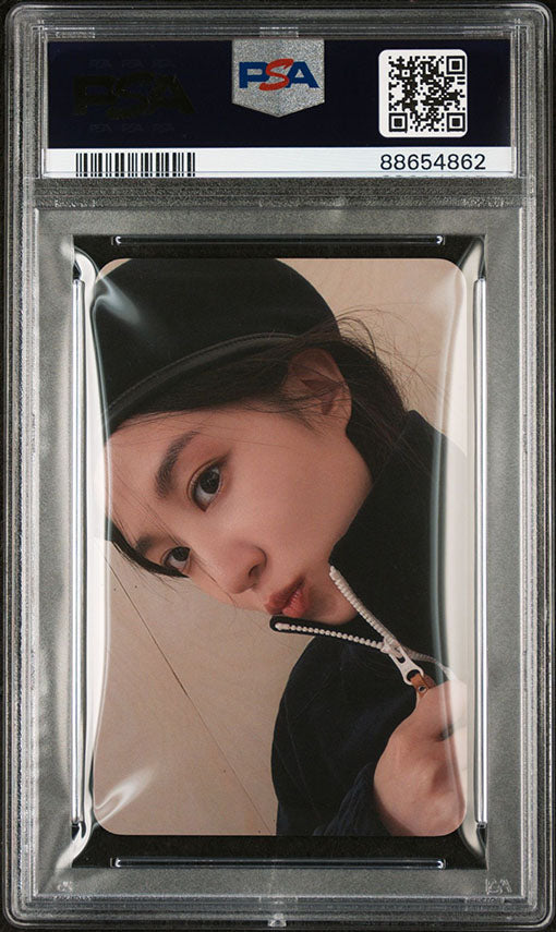 2023 PARK EUN BIN UNCHARTED SEASON'S GREETING PRE-ORDER DOUBLE SIDED PHOTOCARD PSA MINT 9