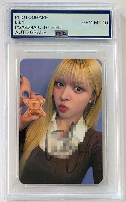 LILY NMIXX HAND-SIGNED PHOTOCARD PSA/DNA CERTIFIED AND AUTHENTICATED AUTOGRAPH